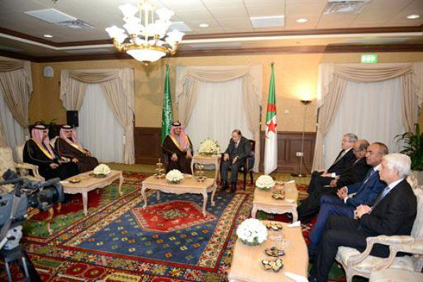 Bouteflika reçoit le ministre saoudien de l'Intérieur