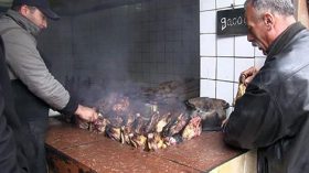 عمي عمر يصدر “البوزلوف” إلى أوروبا تلبية لرغبة “الحوامل”