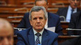 وزير الصحة يوقف مدير مستشفى رأس الوادي عن مهامه