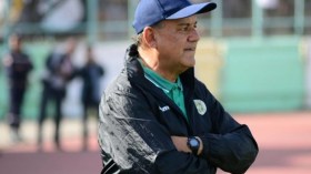 العقدة داخل قواعدنا تطارد اللاعبين