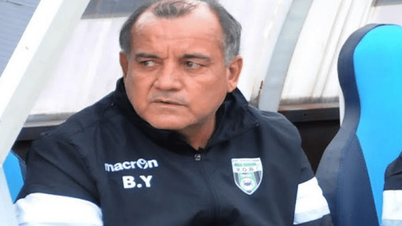“الموب أكبر من بعض اللاعبين.. الحلول موجودة ولن أغادر”