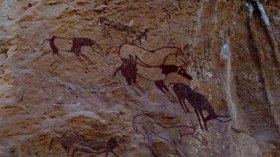 اكتشاف رسوم جدارية ملونة ببوزينة بباتنة