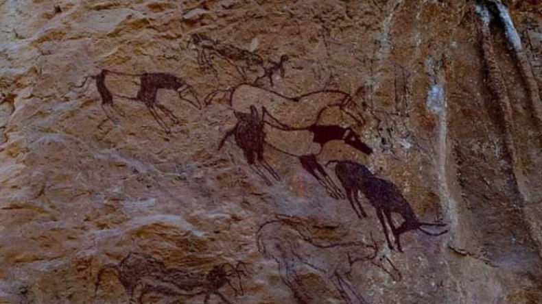 اكتشاف رسوم جدارية ملونة ببوزينة بباتنة