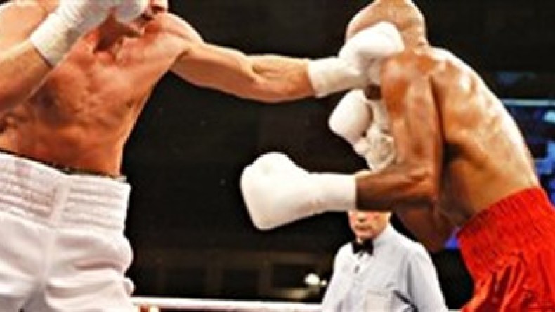 مباراة ملاكمة تودي بحياة 12 إمرأة في أندونيسيا