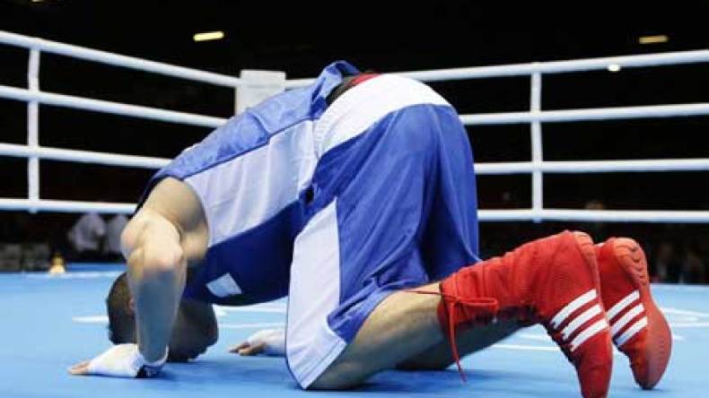 الأيام تمر وتتشابه..ورقة الملاكم براهيمي في مهب الريح