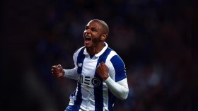 براهيمي ينافس على لقب أفضل مراوغ في دوري أبطال أوروبا