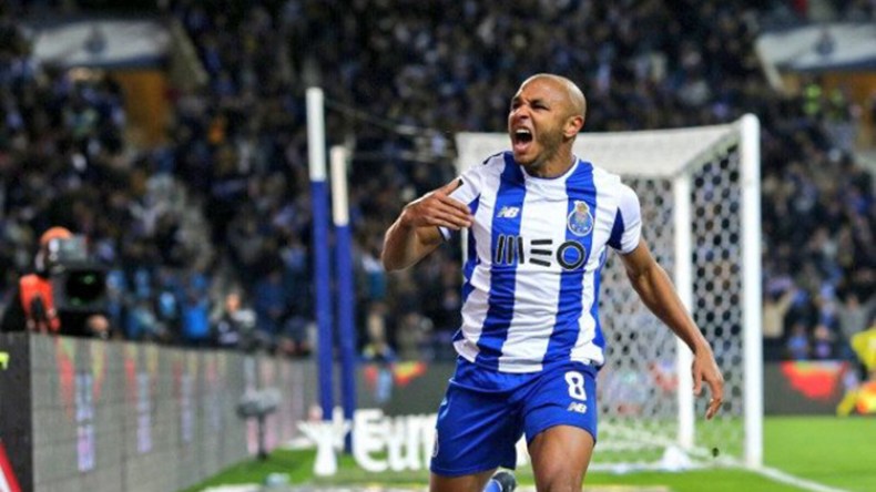 براهيمي يسجل ويقود بورتو إلى النهائي