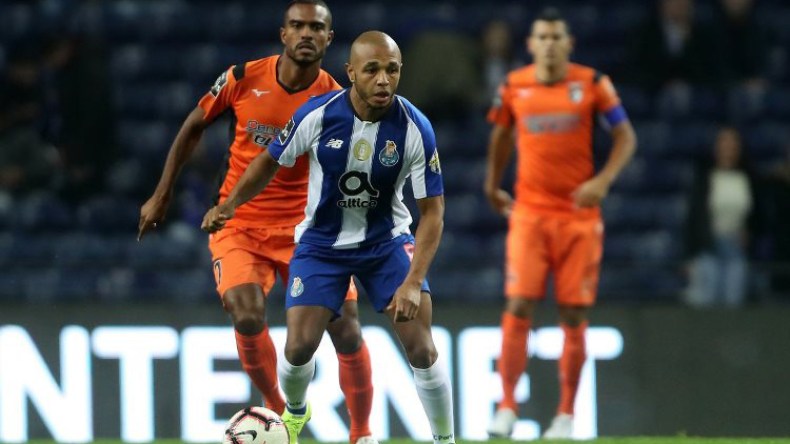 براهيمي بين أفضل المراوغين في دوري أبطال أوروبا