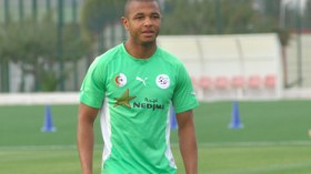 براهيمي: نتأسف على هذا التعادل لكن المهم هو المونديال