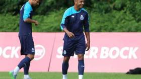 “براهيمي لاعب مميز وخلوق.. وأقنعني باللعب لغرناطة”