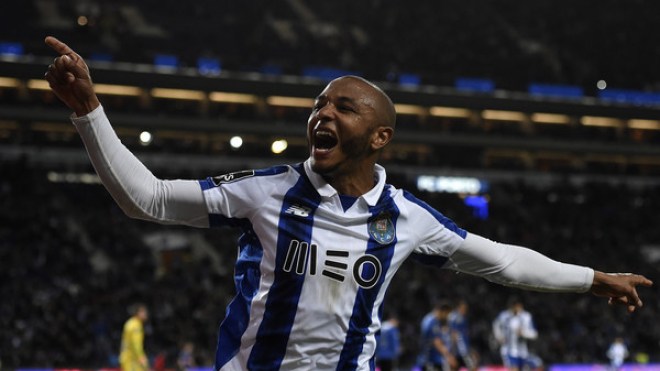 براهيمي ثاني أغلى لاعب عربي في سوق الانتقالات