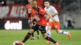 براهيمي متردد في التحاقه” بالخضر” بسبب عقد تحويله إلى غرناطة