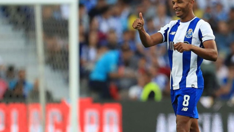 بورتو يخطط لتجديد عقد ياسين براهيمي