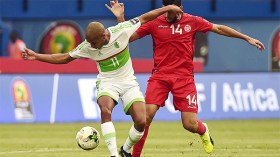 الجزائر تتحول إلى “منتخب الهدايا” في الغابون