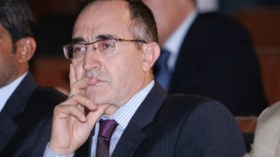 مبارك عبد الغني لخلافة براهمية على رأس النادي الهاوي للعميد