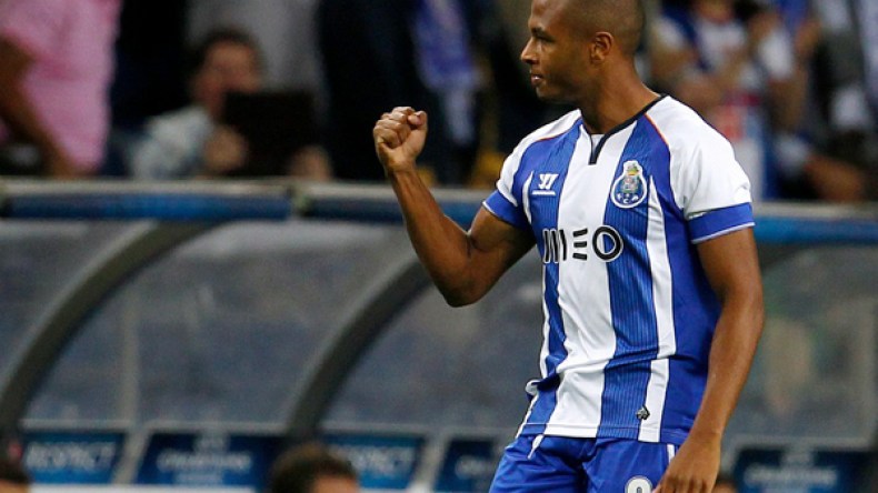 نادي بورتو البرتغالي يضع ياسين إبراهيمي للبيع