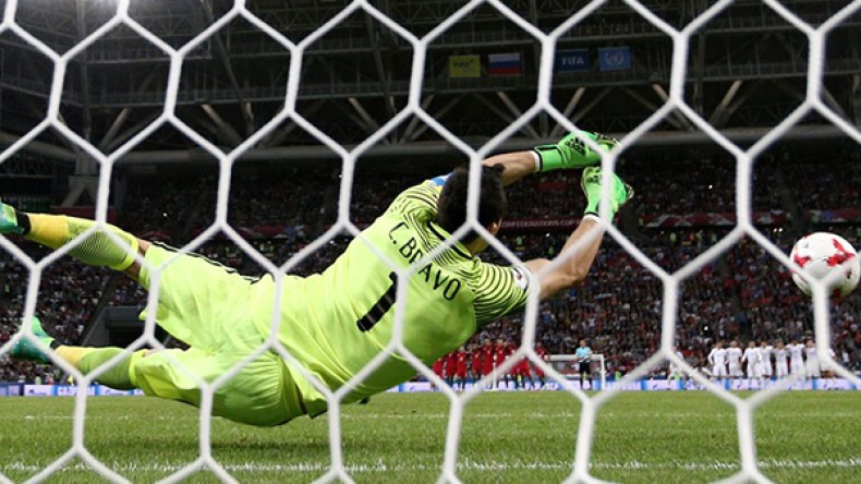 برافو يقهر رونالدو.. ويؤهل الشيلي للنهائي