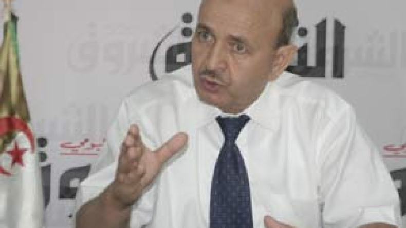 مسؤولون يتاجرون بجوازات الحج ويقضون بها المصالح