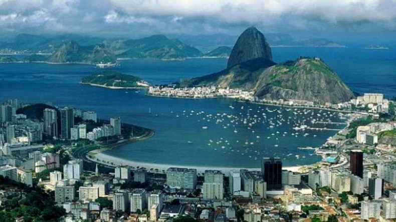 قميصان لـ “أديداس” يثيران فتنة في البرازيل