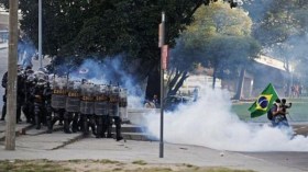 البرازيل: سكان الصفيح يحتجون بماراكانا لثالث يوم