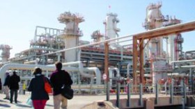 هيمنة اللغة الفرنسية ورداءة الخدمات البنكية تعرقلان قدوم الاستثمار الأنجلوساكسوني