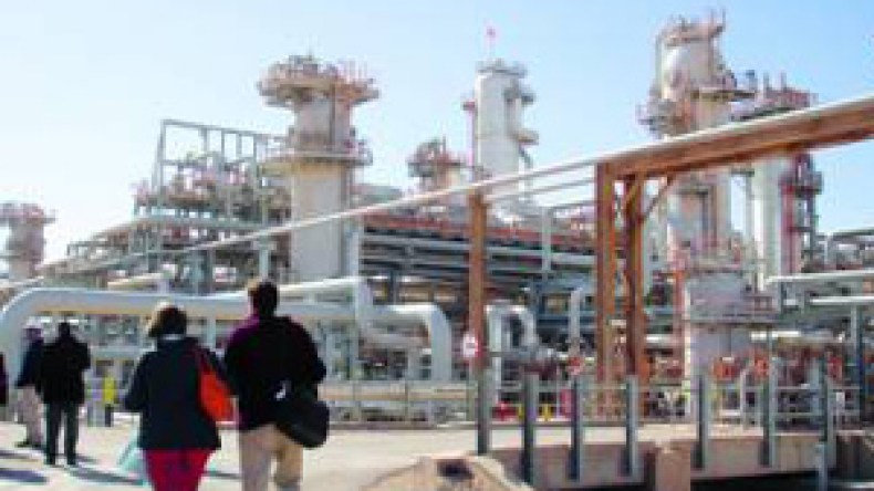 هيمنة اللغة الفرنسية ورداءة الخدمات البنكية تعرقلان قدوم الاستثمار الأنجلوساكسوني