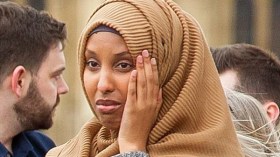 “محجبة لندن” ترد على منتقديها!