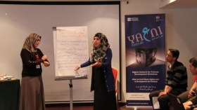 شباب جزائريون يتكونون لصناعة القرار السياسي