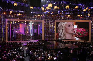 Britney Spears sweeps VMAs