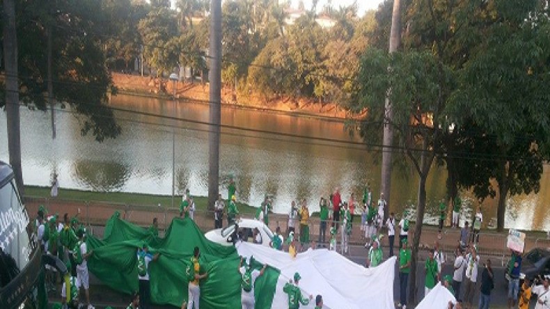 الأنصار تنقلوا إلى الملعب باكرا لتفادي زحمة المرور