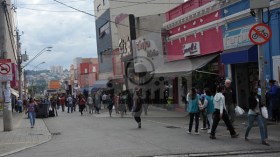 معارضو المونديال احتجوا باللون الأخضر في مدينة “الخضر”