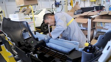 Les concessionnaires automobiles menacés de retrait de licence d’importation