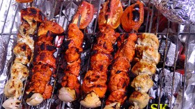 شواء الأرصفة يهدد صحة هواة السحور في سطيف