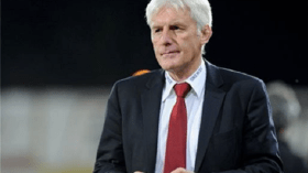 بروس يرحل رسميا عن القبائل وزميتي يخلفه مؤقتا