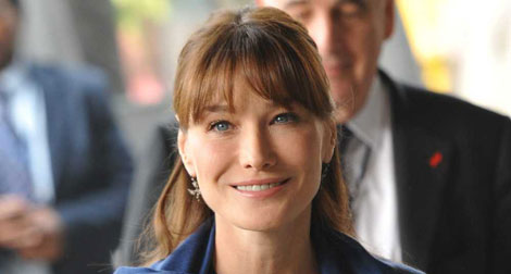 Carla Bruni ou le délicat retour de l'ex-Première dame sous les projecteurs