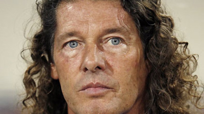 وفاة المدرّب الفرنسي برونو ميتسو بعد صراع مع السرطان