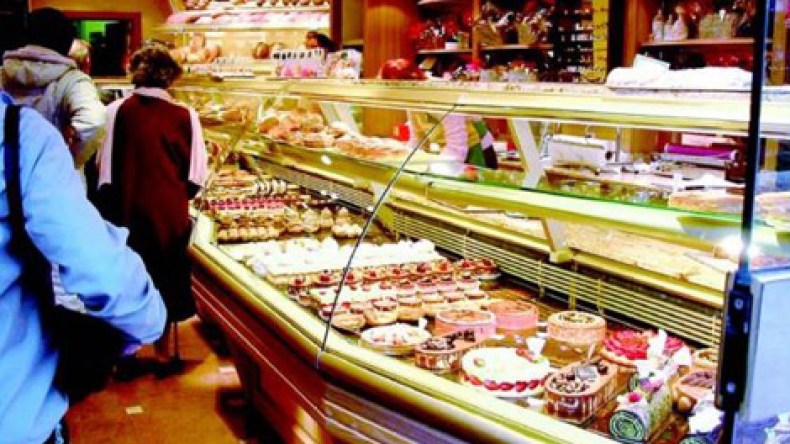 جزائريون يتعاركون لشراء”لابيش” وشجرة الميلاد