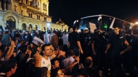 حوالي عشرين جريحا في صدامات أمام البرلمان في بلغاريا