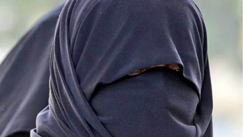 ألمانيا تعتزم منع ارتداء البرقع