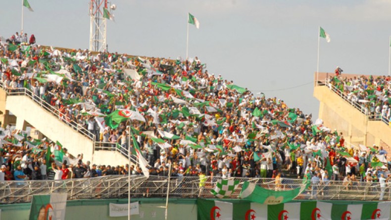 الاتحادية البوركينابية  تخصص ما بين 1200 إلى 1500 مقعد للمناصرين الجزائريين