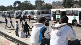 مدمنون ومتحرشون ومتسوّلون يغزون وسائل النقل الجماعية