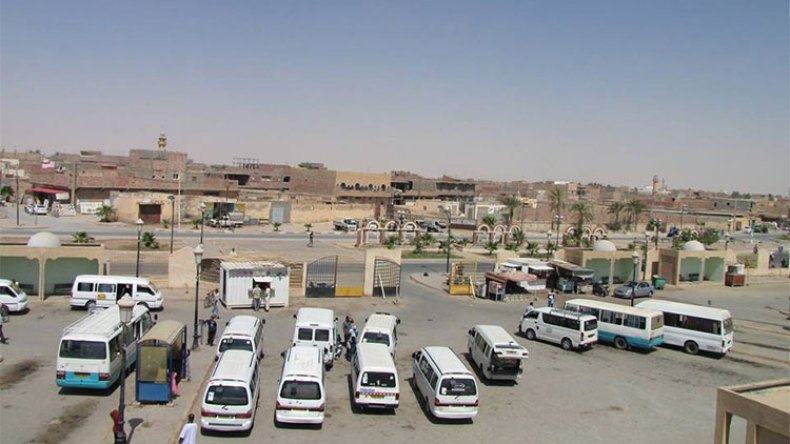 الناقلون يشلون حركة محطة المسافرين بالوادي