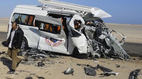 مقتل 13 في حادث مرور لحافلة بمصر