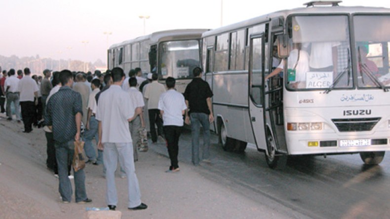 ناقلون خواص يفرضون الجشع في تطبيق التسعيرة الجديدة