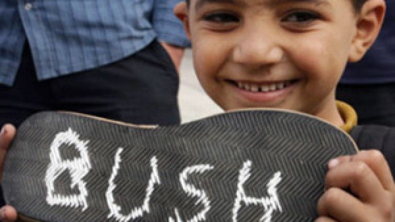 ضباط‮ ‬المالكي‮ ‬عذبوا‮ ‬شقيقي‮ ‬24‮ ‬ساعة‮ ‬متواصلة‮ ‬ليفتكوا‮ ‬منه‮ ‬اعتذارا‮ ‬متلفزا‮ ‬لبوش