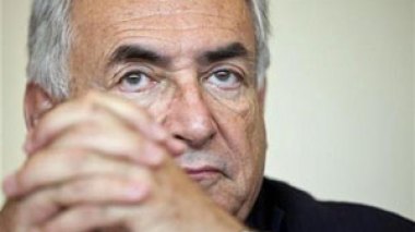 World to emerge from crisis “early 2010”