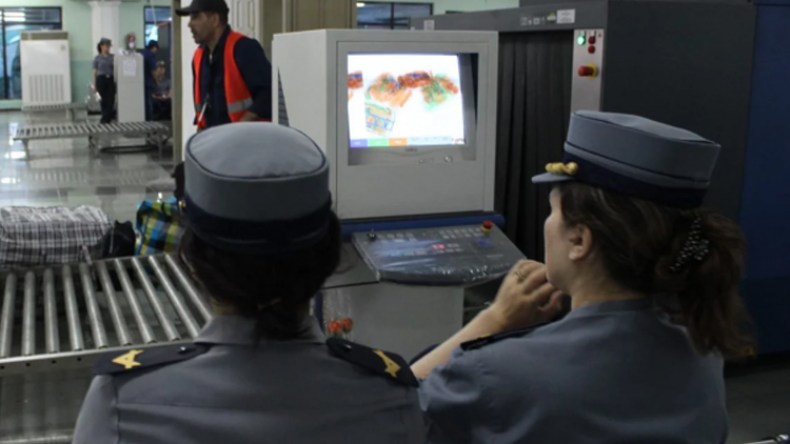 توقيف مغترب ضبطت بحوزته مهلوسات بمطار تلمسان