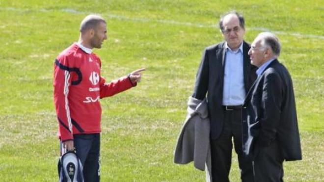 زيدان ترشح لتدريب منتخب فرنسا ورفض ملفه