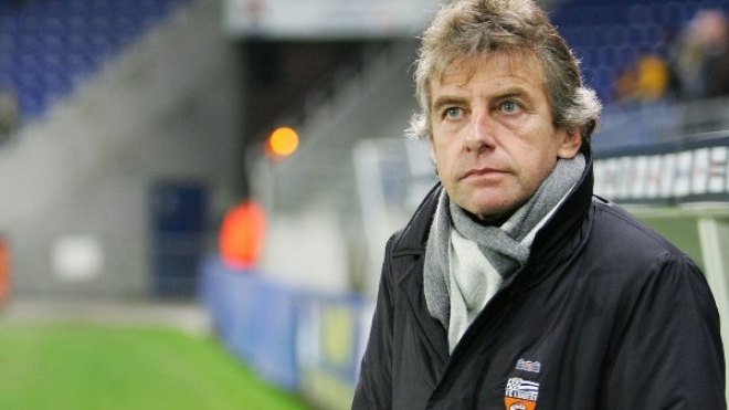 صحيفة فرنسية تلمّح إلى ضرورة تنحية المدرب غوركوف