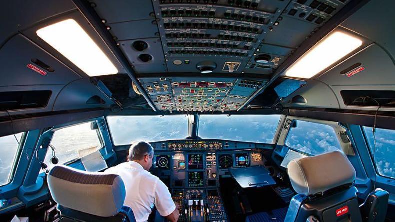 الأجهزة الالكترونية لا تؤثر على الطائرة.. لكنها ممنوعة لهذا السبب!